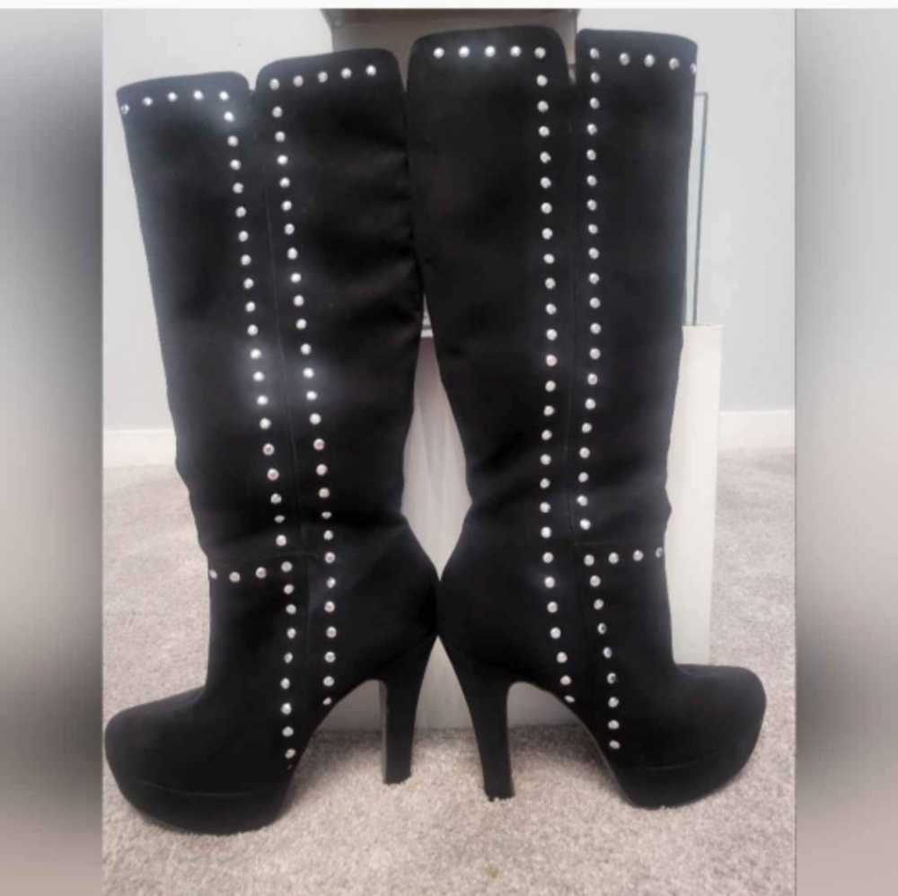 Vera Pelle High Heeled Black Studded Suede Boots Size 7